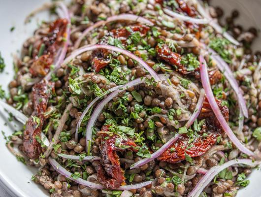 Lentils with Sun-Dried Tomatoes, Onion & Fresh Herbs