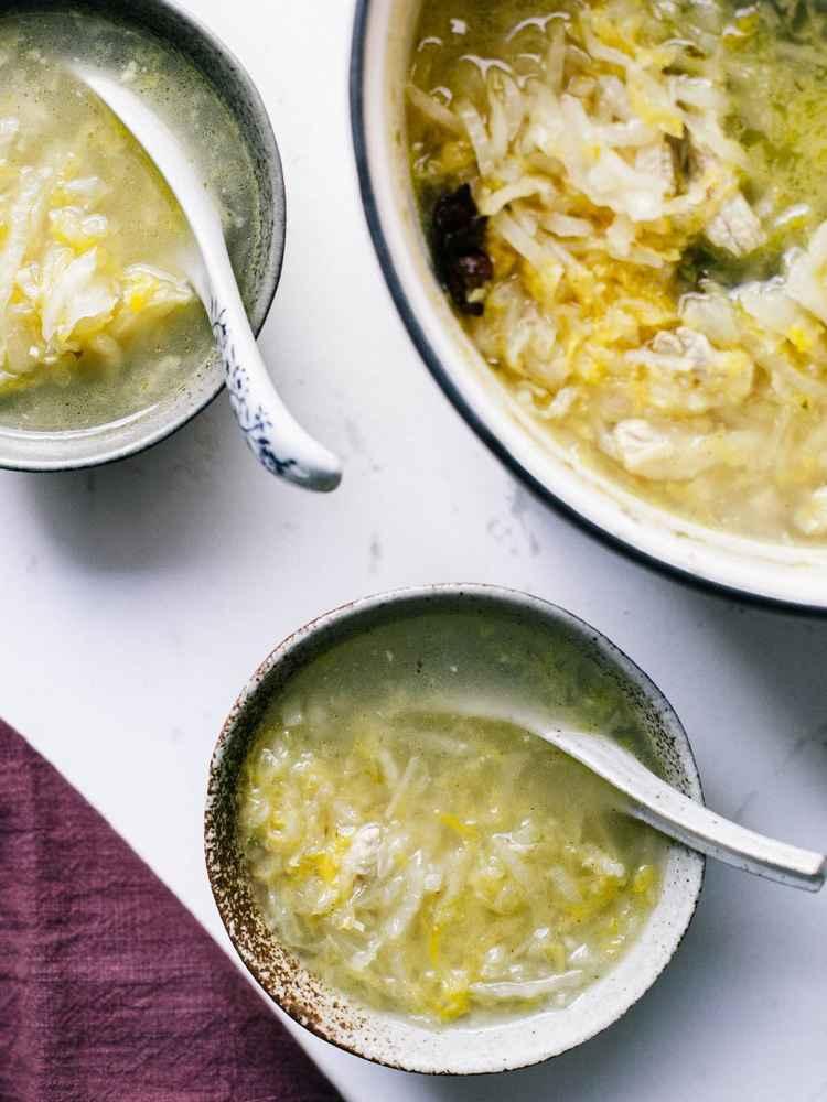 Fermented Cabbage and Pork Belly Soup (酸菜白肉汤)