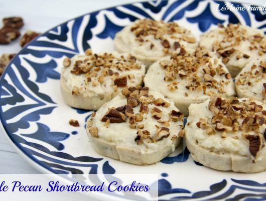 Maple Pecan Shortbread Cookies