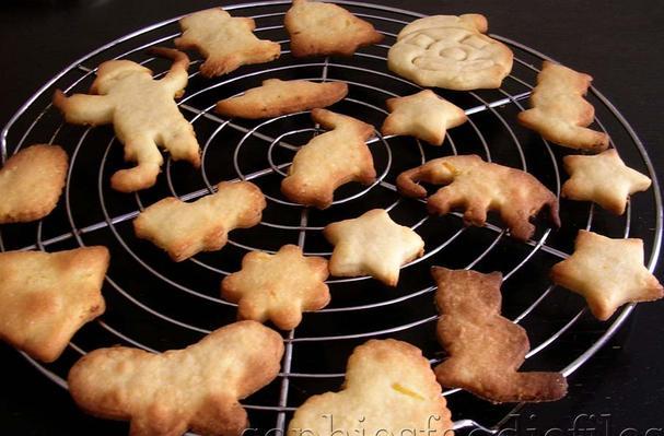 Lovely Lemon Shortbread Cookies