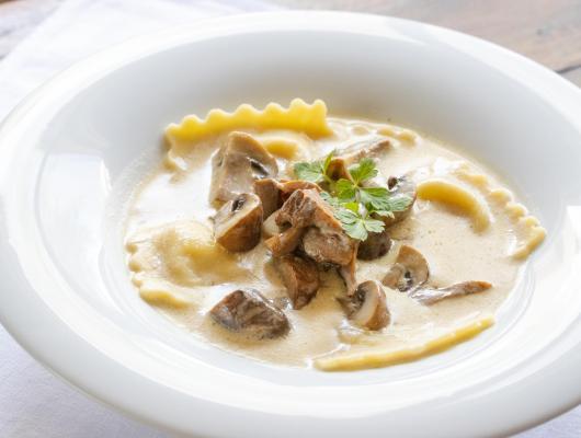 Ravioli with Mushrooms and Cream