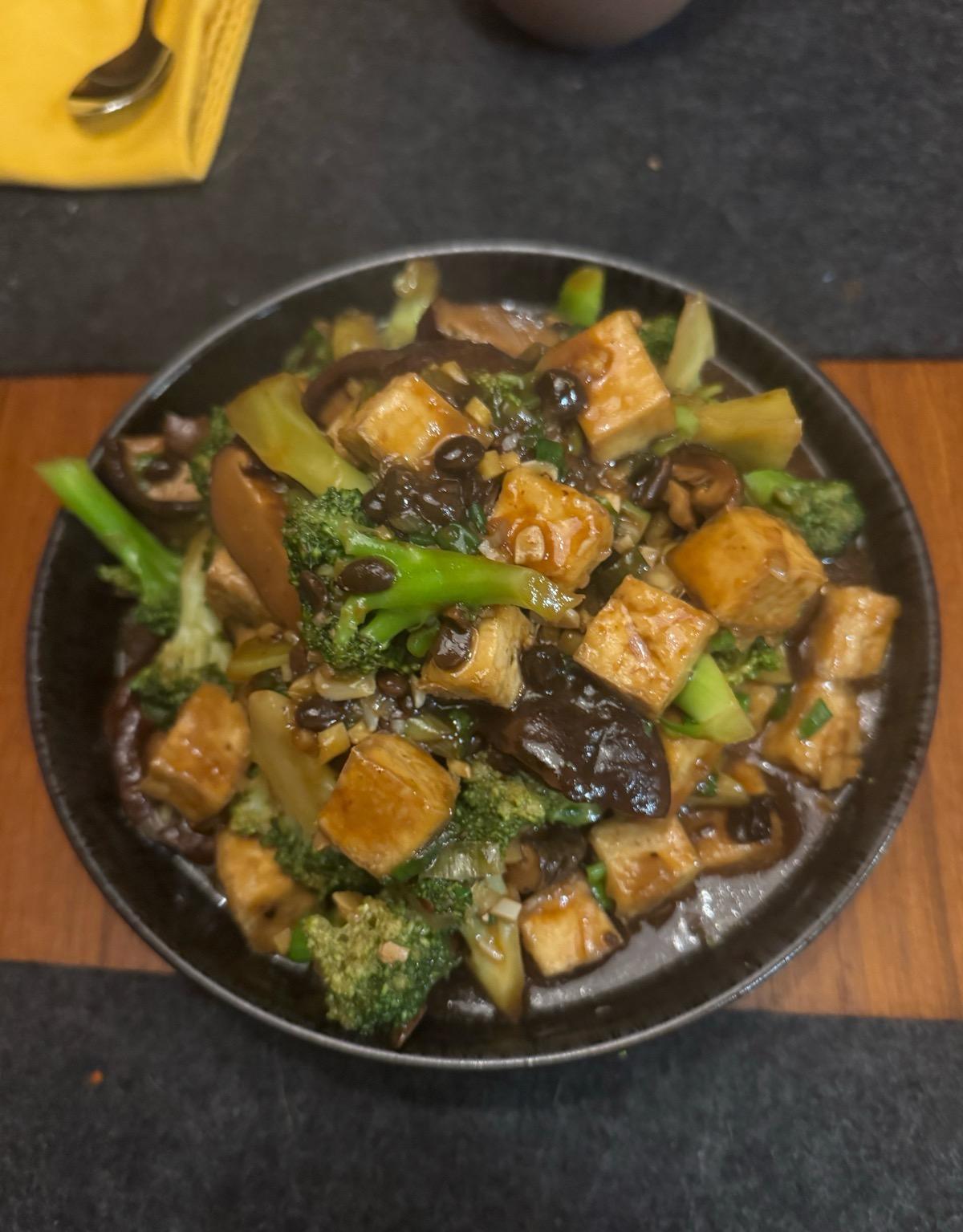 Hunan Tofu with Mushrooms and Brocolli