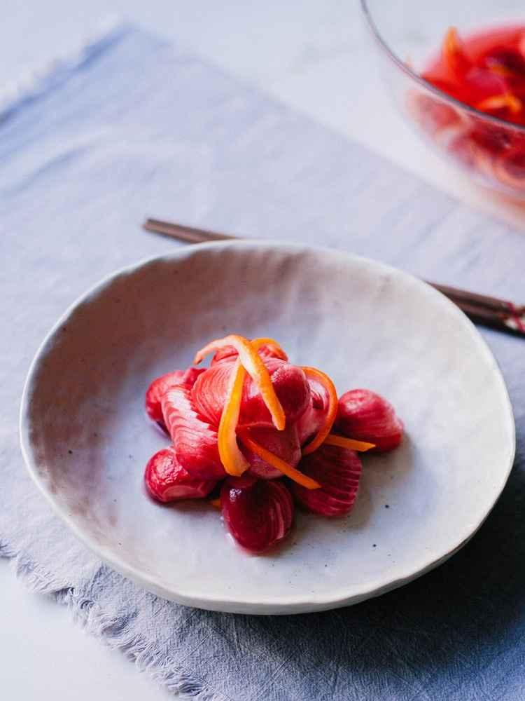 Orange-Pickled Radishes (橘子腌萝卜)