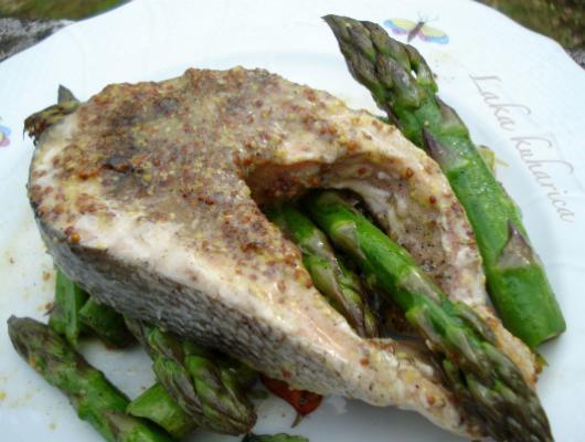 Salmon Steaks with Asparagus