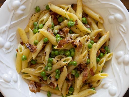 Penne Pasta,Peas and Bacon
