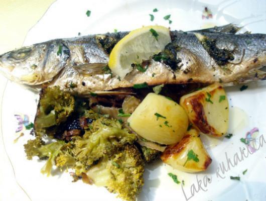 Sea bass with fennel and broccoli